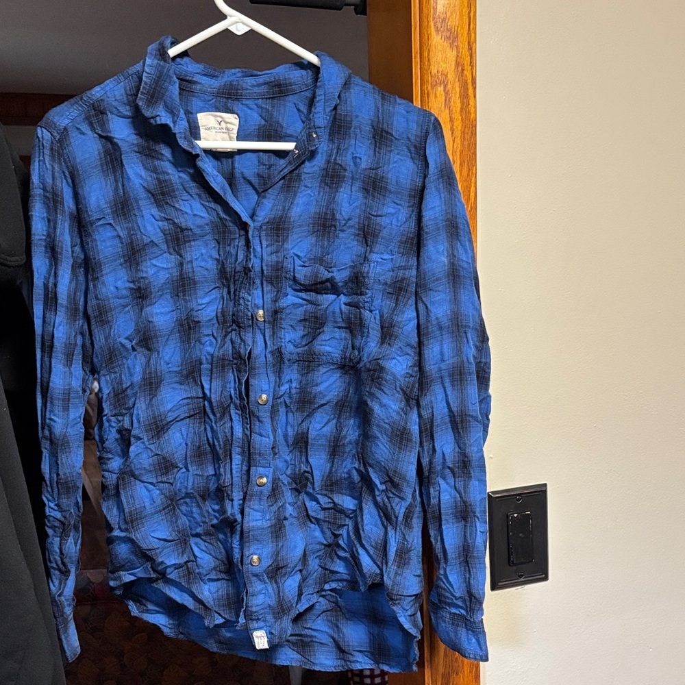 American Eagle Outfitters Blue Plaid Button Down Shirt